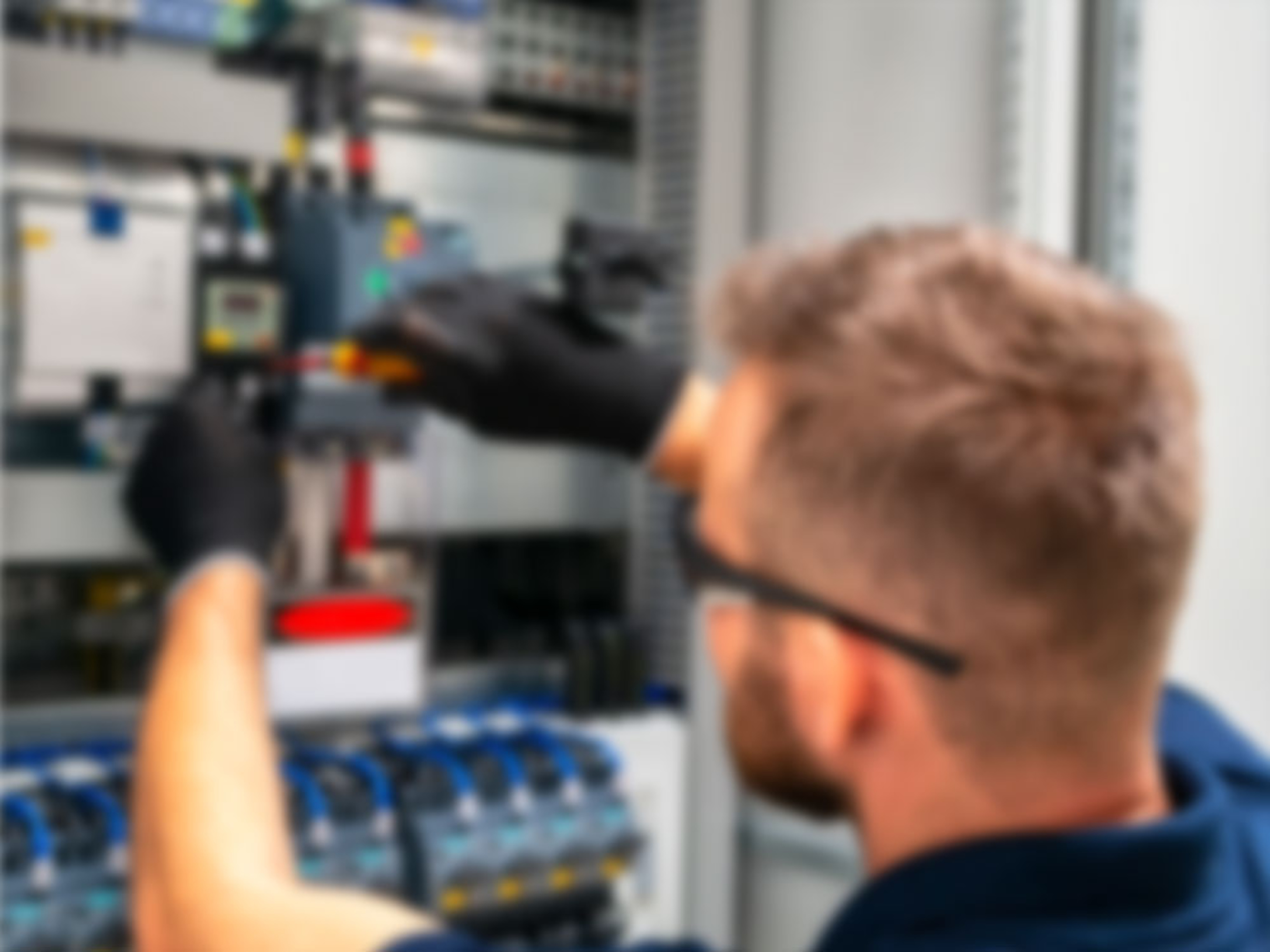 Nieder&shy;spannungs&shy;anlagen bei Elektrotechnik Schneider in Aalen